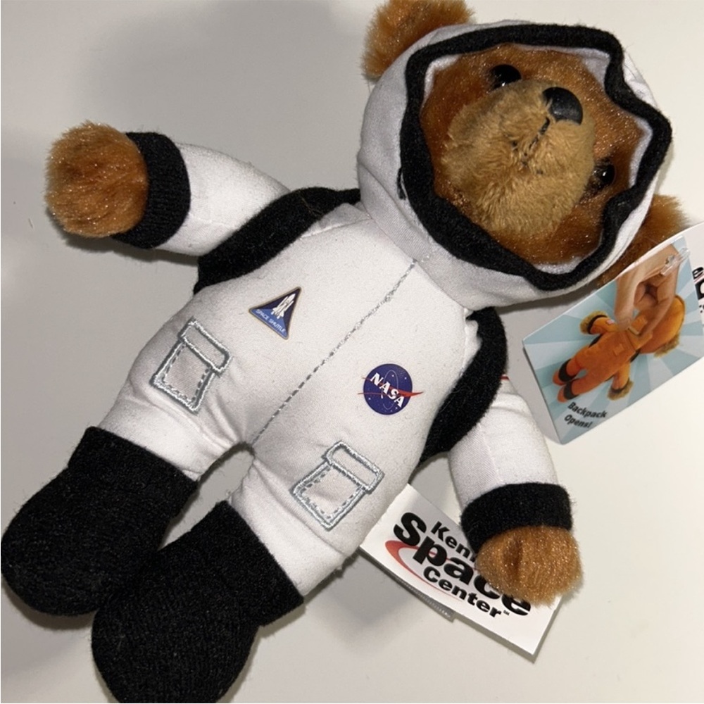 🩷FIRM PRICE🩷 NASA Kennedy Space center souvenir key chain